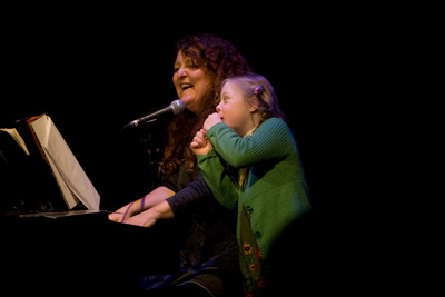 2008-01-28 Jennifer Ferguson och dottern Hanna